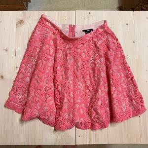 🌻 H&M pink lace skirt